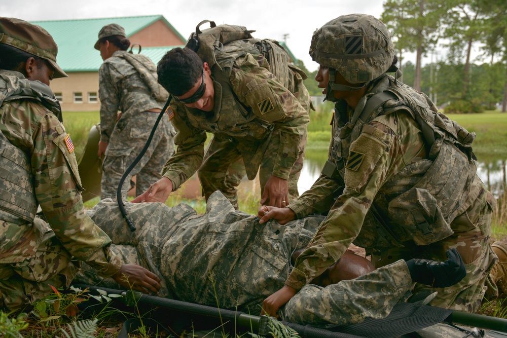 3rd IDSB Soldiers train in first aid