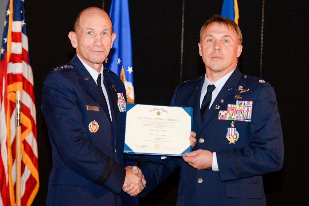 Retired Air Force Lt. Col. Receives Silver Star