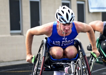 2017 Warrior Games competition heats up on the track