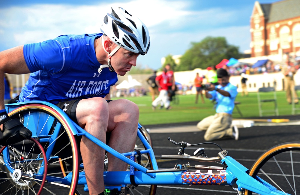 2017 Warrior Games competition heats up on the track