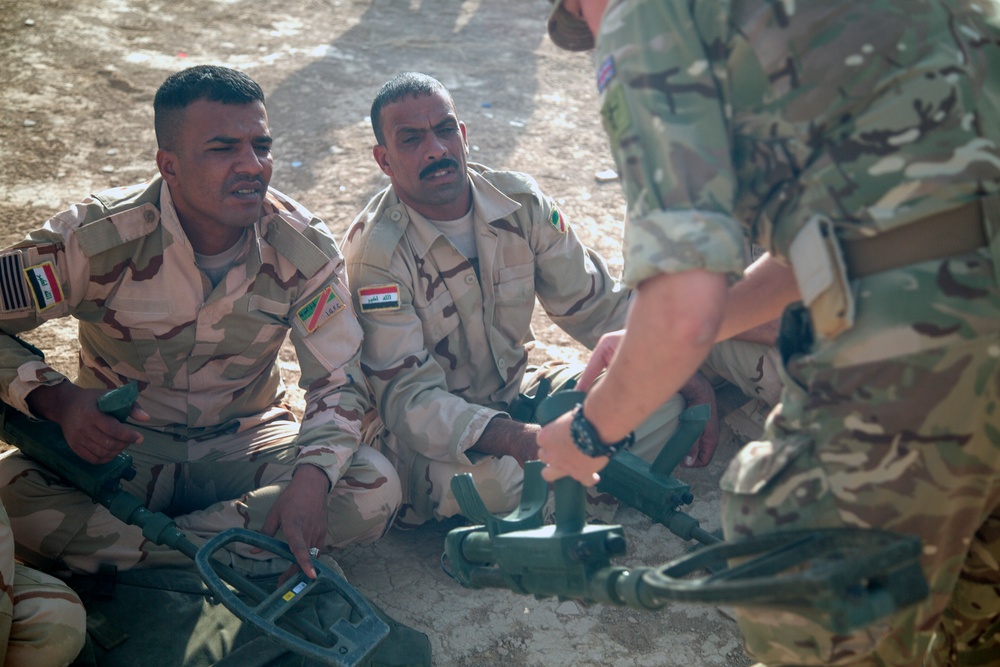 Iraqi army mine detection training led by U.K. army trainers