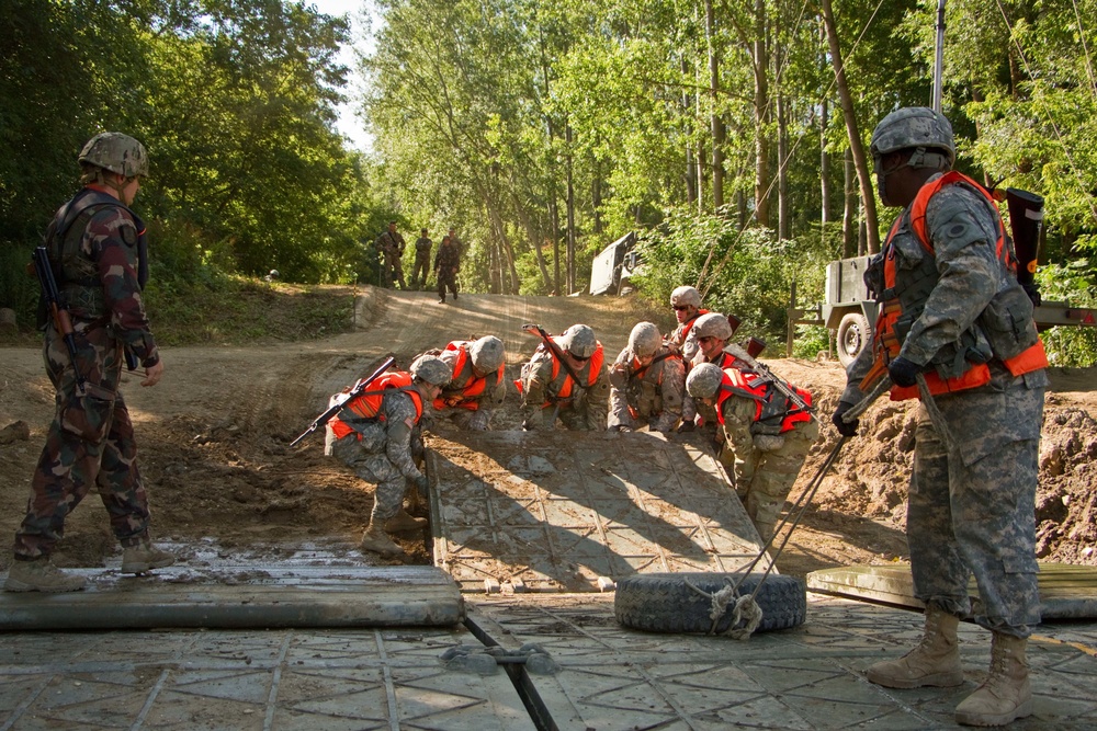 US, Hungarian soldiers conduct Szentes Axe 17