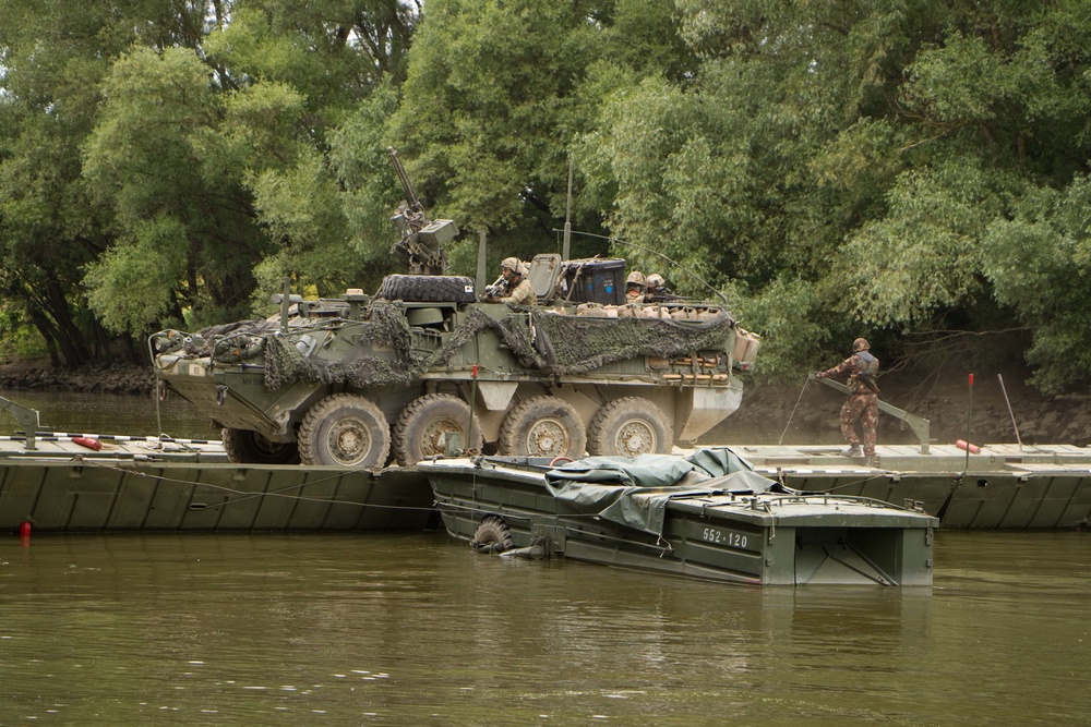 US and Hungarian soldiers conduct Szentes Axe 17