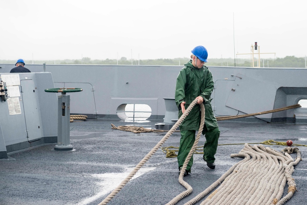 USS Green Bay sea and anchor detail