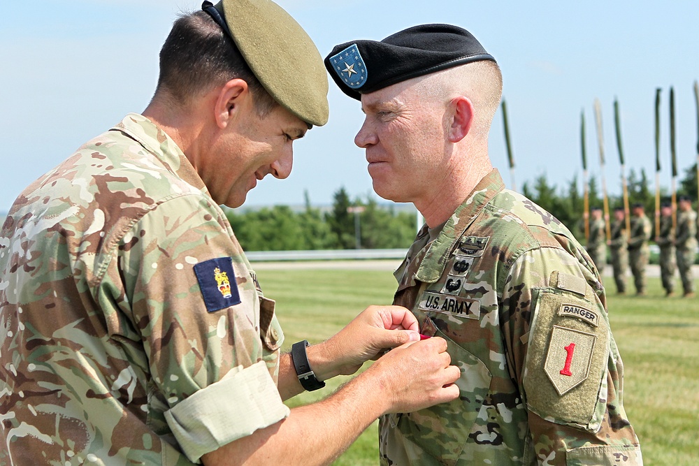 ‘Big Red One’ bids acting senior commander a fond farewell