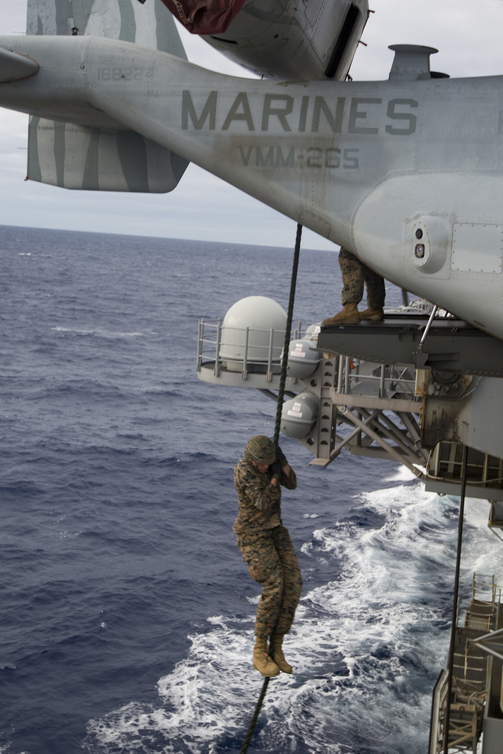 DVIDS - Images - 31st MEU Marines conduct fast rope, rappel training ...