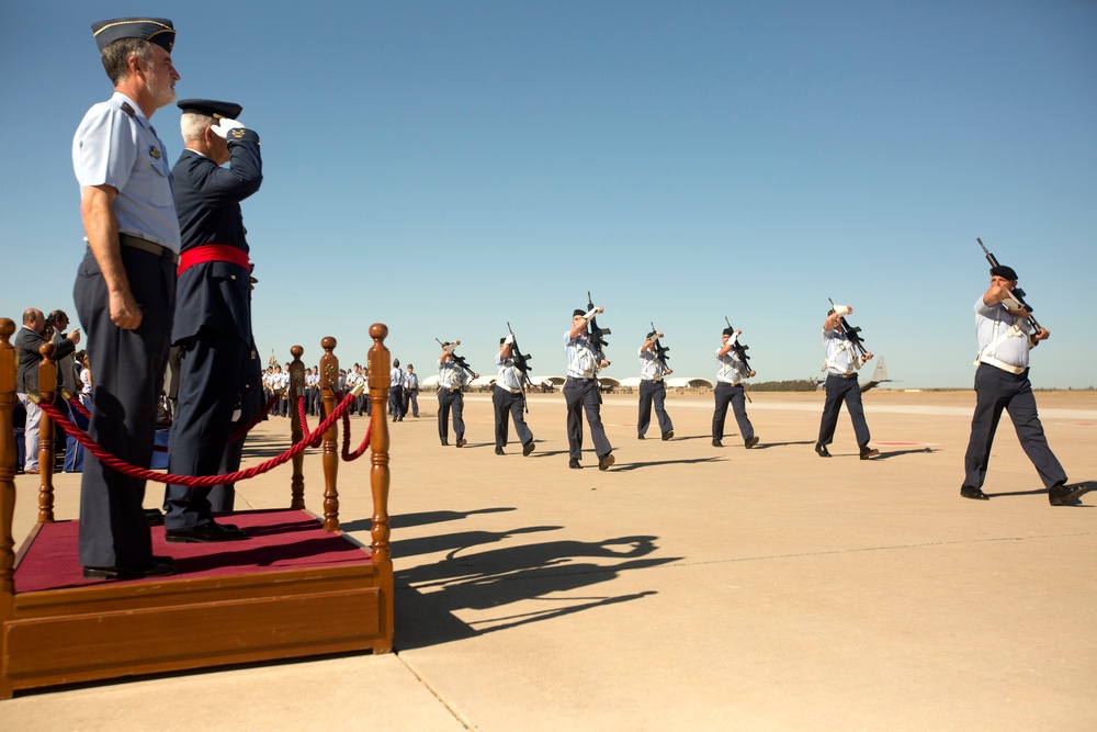 Spanish Base Commanders Conduct Change of Command