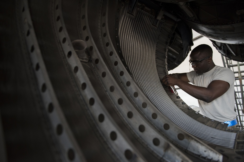Maintainers keep Strike Eagles mission ready