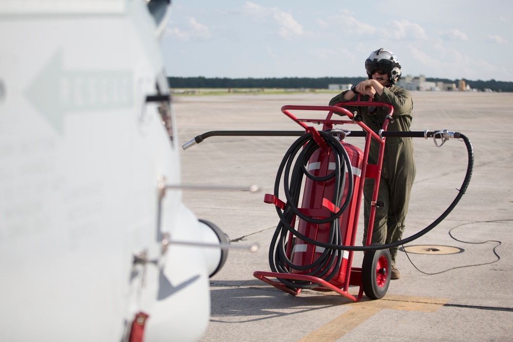 VMM-263 trains aboard the USNS Lewis B. Puller