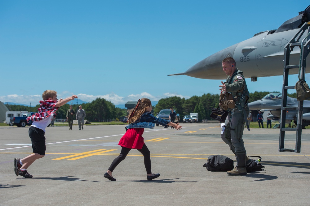 13th Fighter Squadron returns home