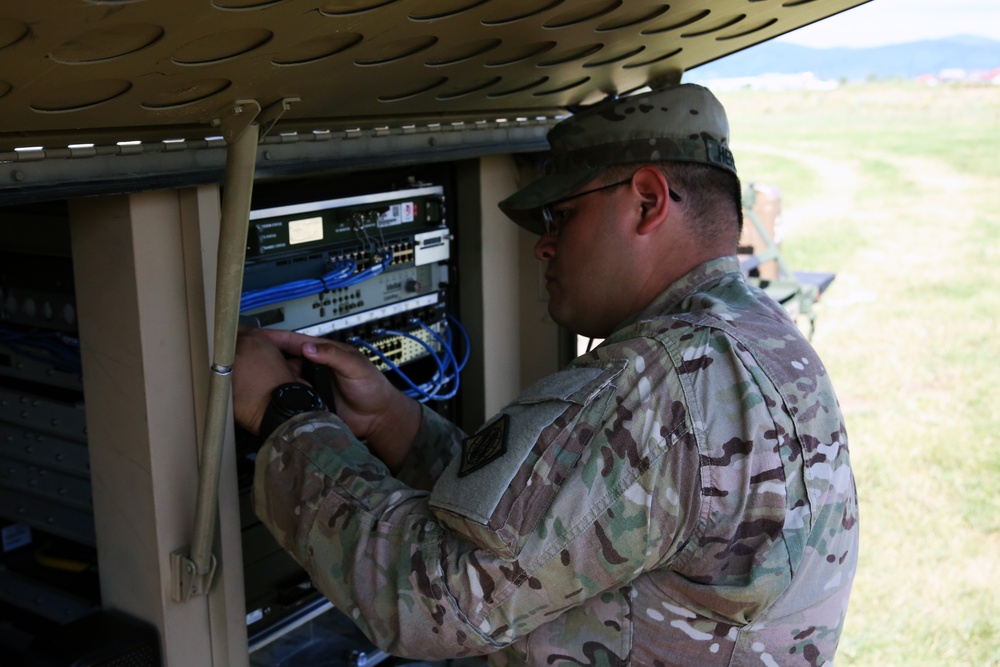 Signal Soldiers enable mission command for Saber Guardian 17 river crossing