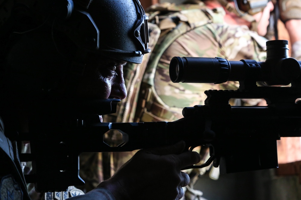 1st Special Forces Group (Airborne) Conduct Sniper Course