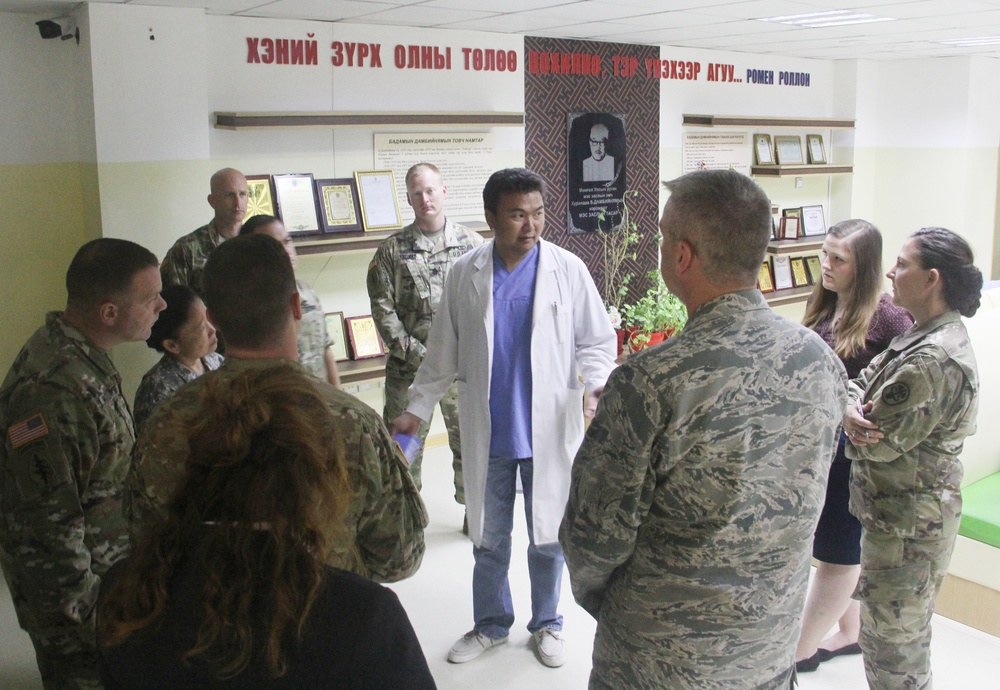 Nurses, logisticians from U.S., Mongolia, share knowledge in medical exchange