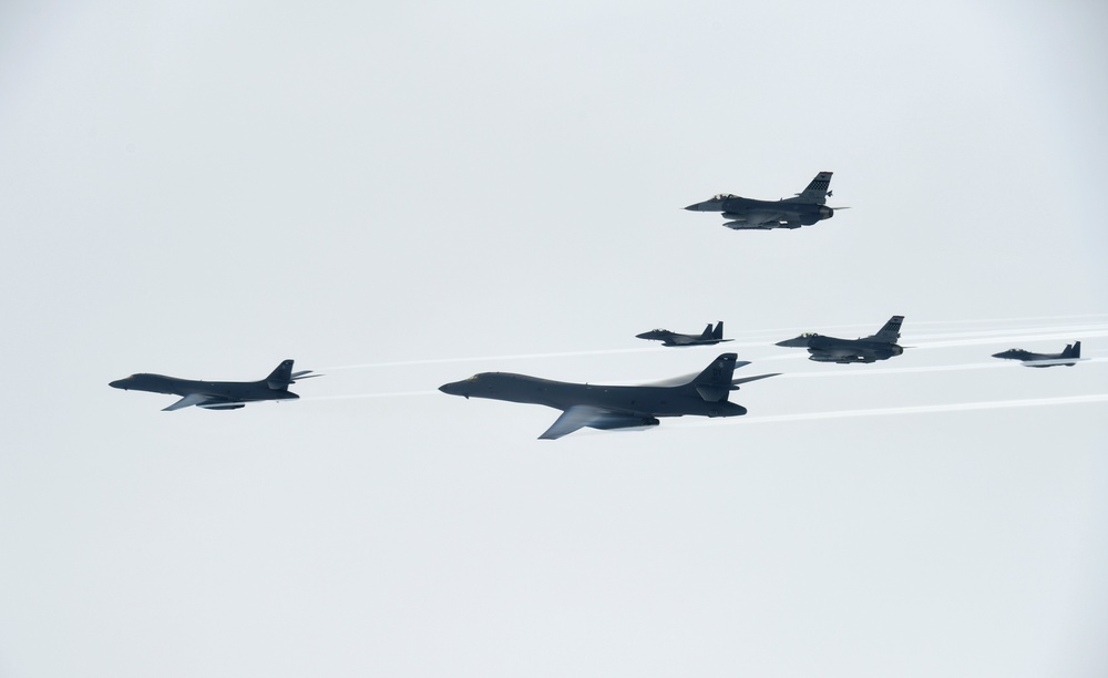 U.S. B-1B bomber flights demonstrate ironclad commitment to South Korea, Japan