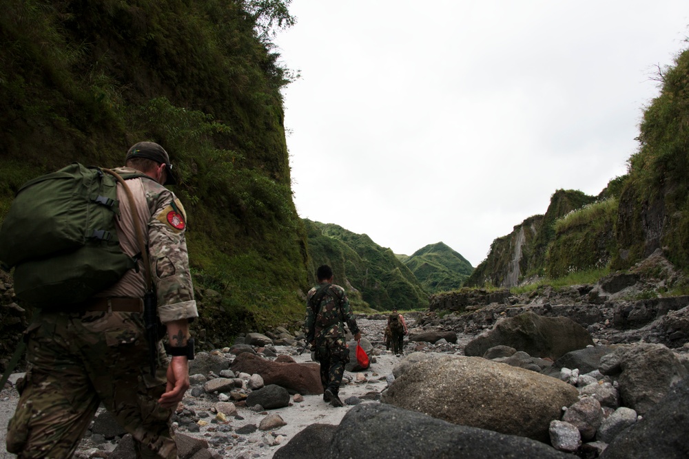 Teak Piston 2016 brings the 353rd SOG to the Philippines