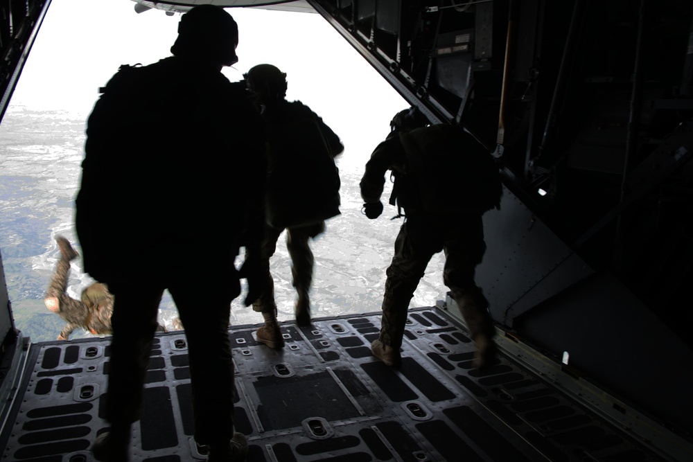 Air Commandos conduct HALO airdrops at Teak Piston 2016