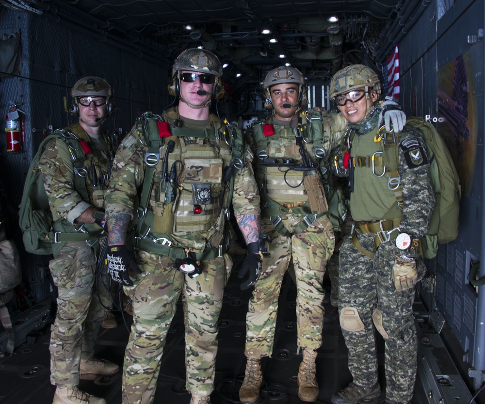 Air Commandos conduct HALO airdrops at Teak Piston 2016