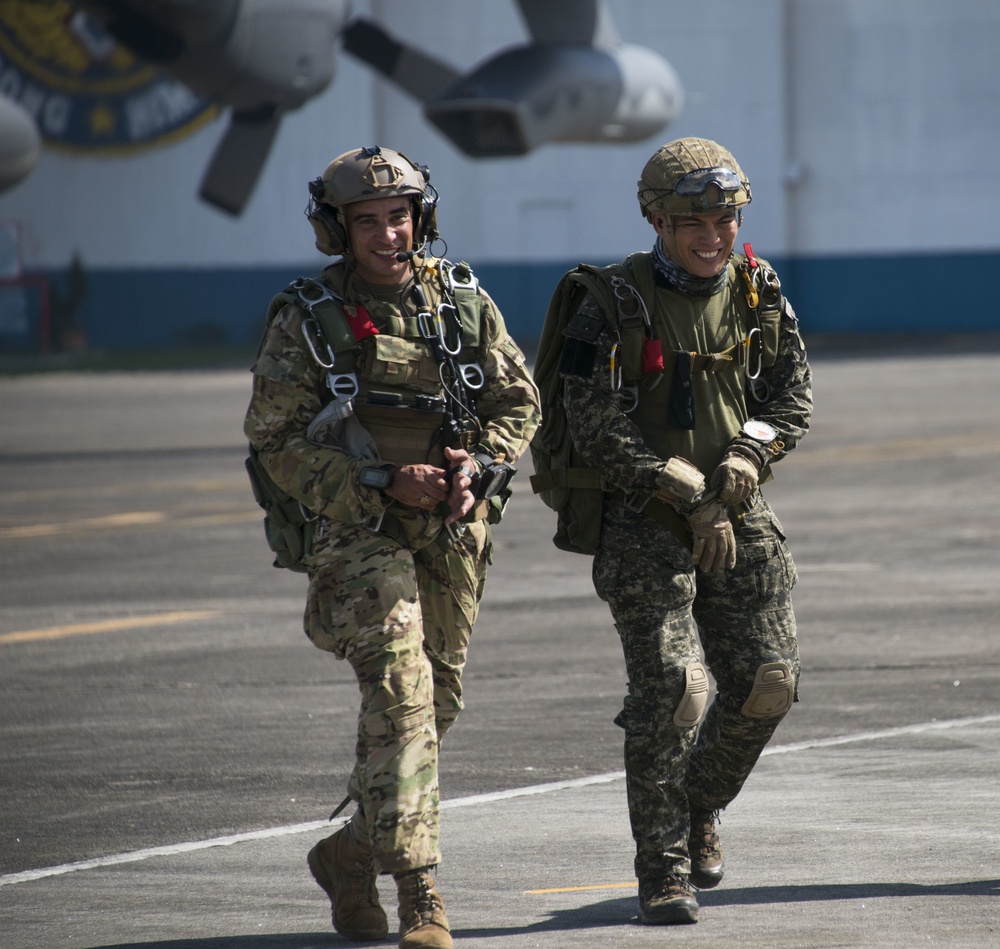 Air Commandos conduct HALO airdrops at Teak Piston 2016