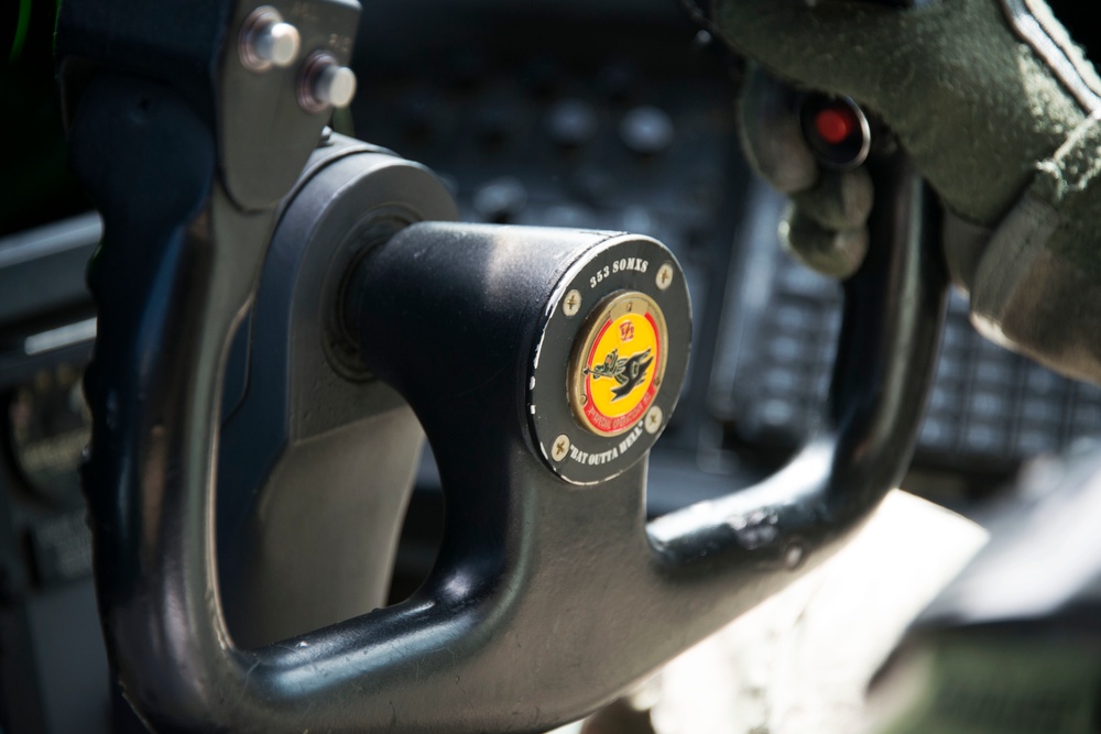 Pacific Warrior Spotlight:  Air Commandos transport personnel and equipment in support of exercise in the Philippines