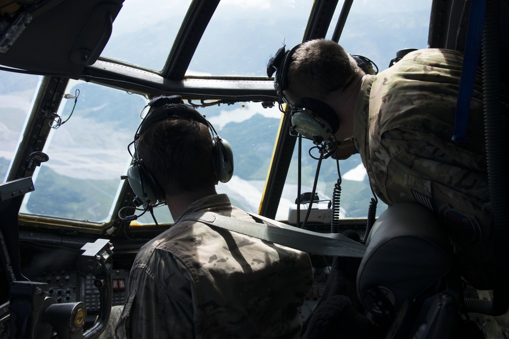 Pacific Warrior Spotlight:  Air Commandos transport personnel and equipment in support of exercise in the Philippines