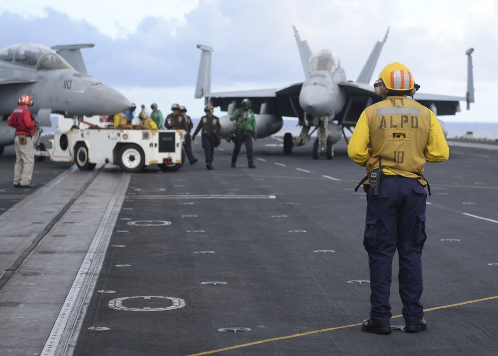 Sailors Conduct Flight Ops