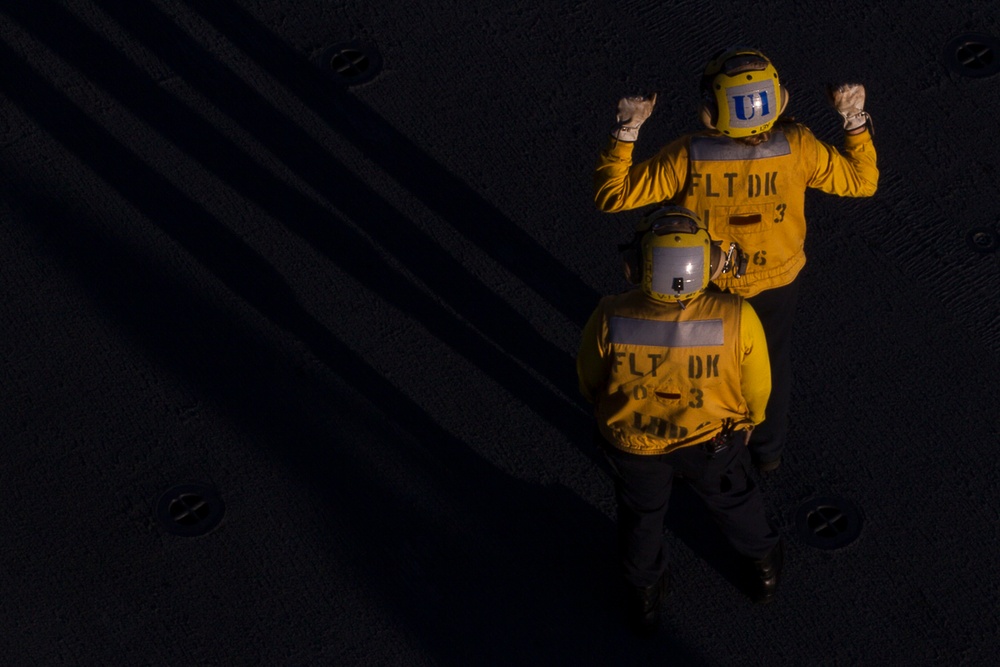 Flight deck remains busy aboard BHR during Talisman Saber