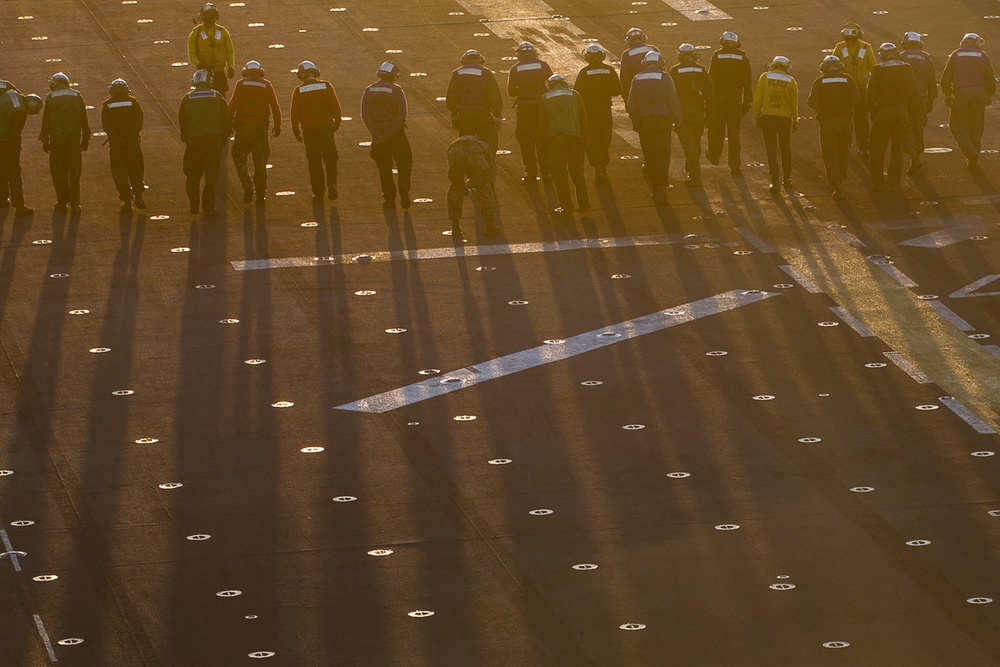 Flight deck remains busy aboard BHR during Talisman Saber