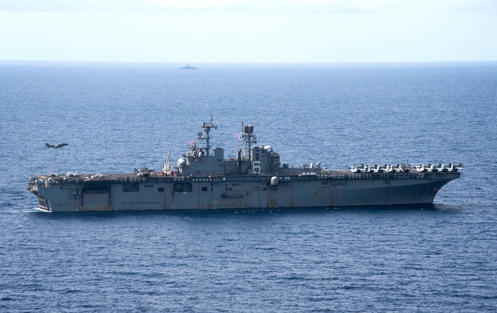 USS Bonhomme Richard (LHD 6) ESG and Australian Royal Navy aerial