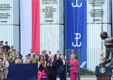 Battle Group Poland Soldiers Attend Historic Presidential Visit to Poland