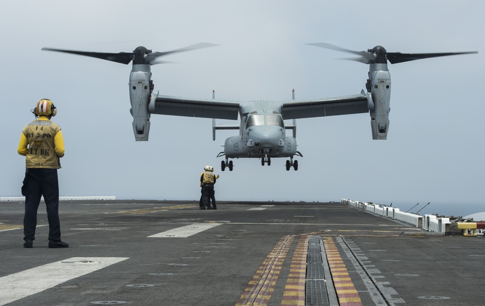 USS Makin Island Underway