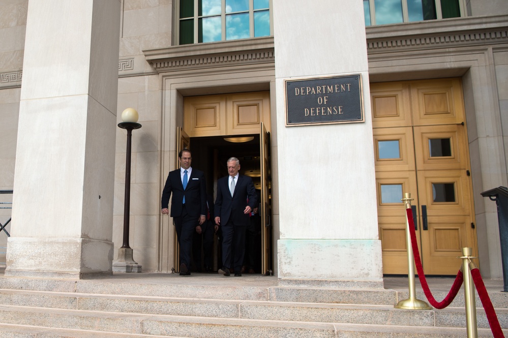 SD meets with the Prime Minister of Tunisia