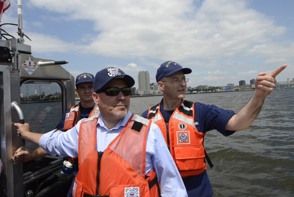 Rep. MacArthur visits Coast Guard