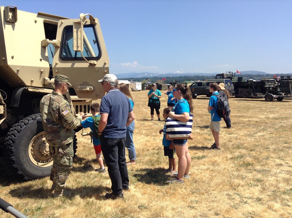 364th ESC soldiers support Arlington Fly-In