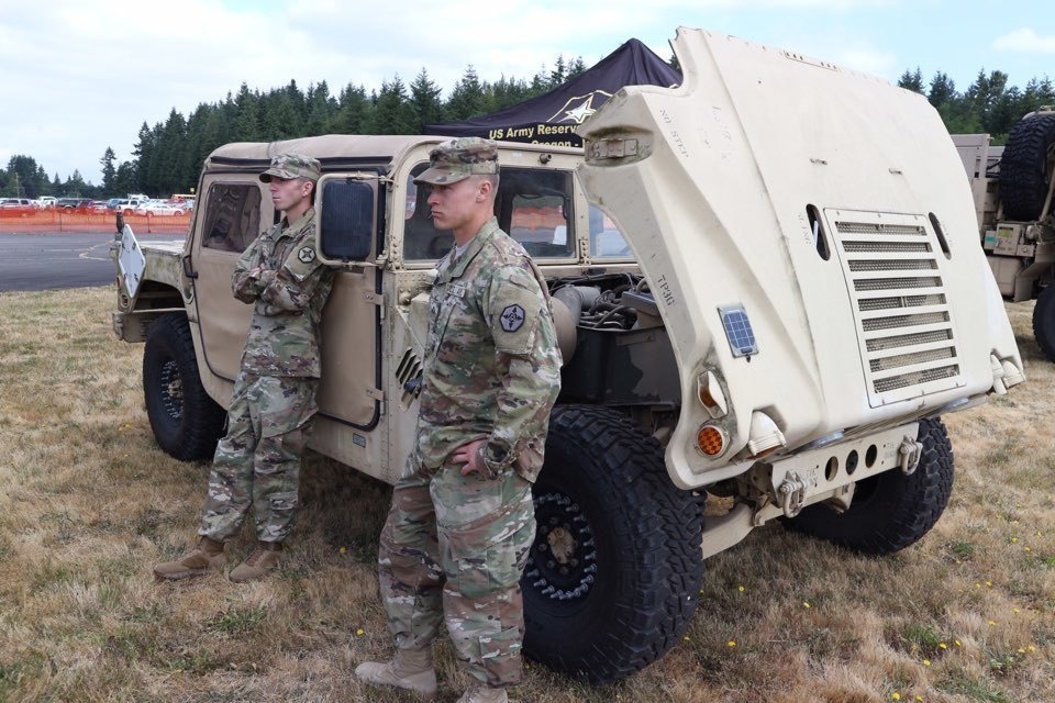 364th ESC soldiers support Arlington Fly-In