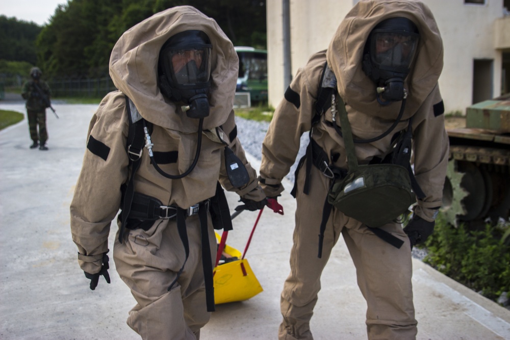 U.S., ROK CBRN Marines fight an unseen enemy