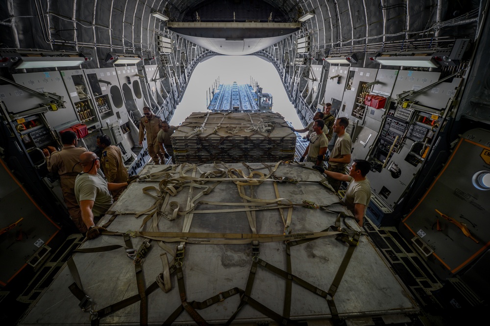 U.S., Qatari air forces work together for OIR mission