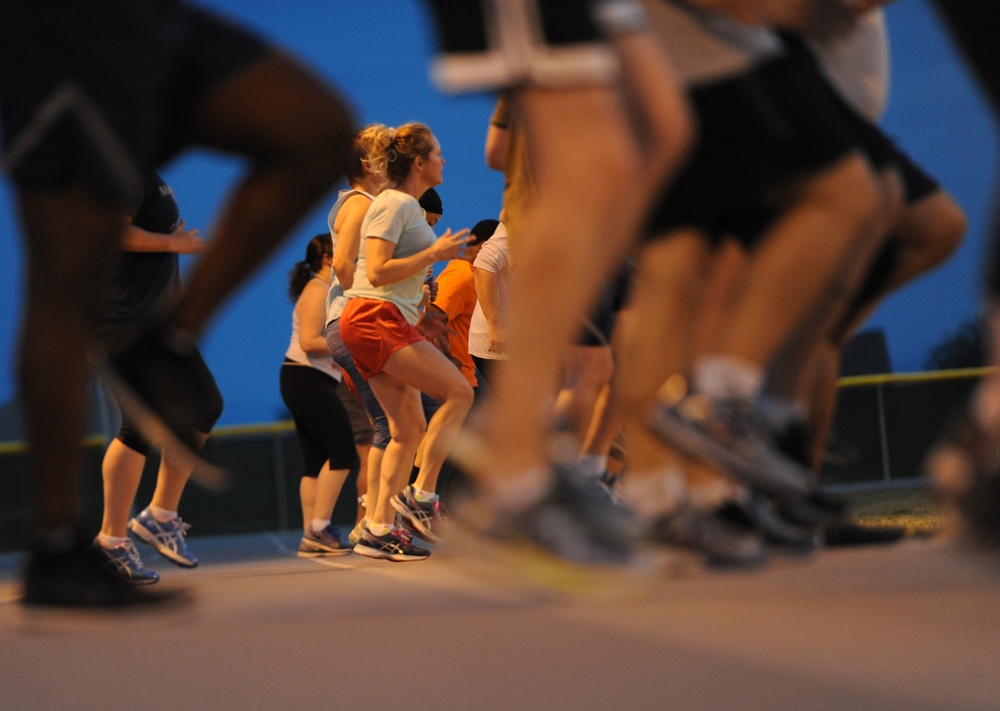 Luke hosts run clinic, maintains fit to fight Airmen