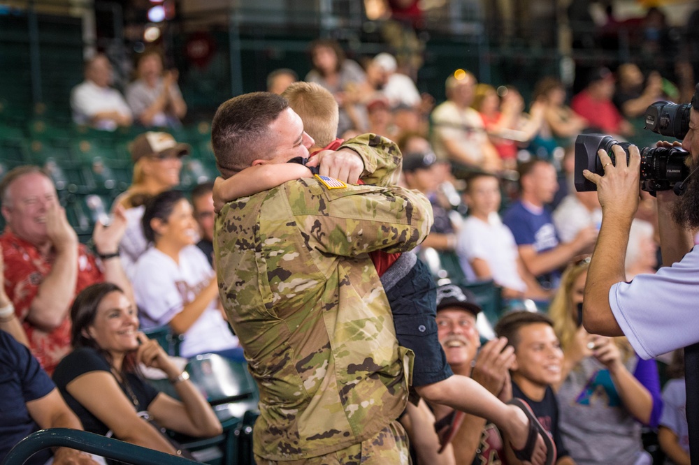 Soldiers Surprise Homecoming