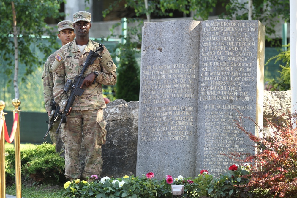 U.S. Army Reserve civil affairs soldiers host wreath laying ceremony with 2CR