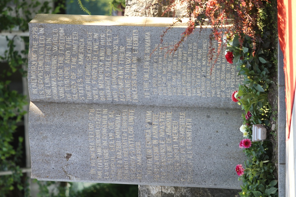 U.S. Army Reserve civil affairs soldiers host wreath laying ceremony with 2CR