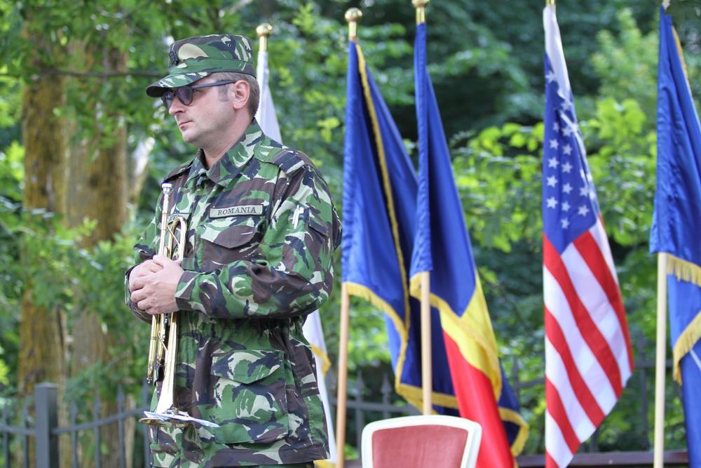 U.S. Army Reserve civil affairs soldiers host wreath laying ceremony with 2CR