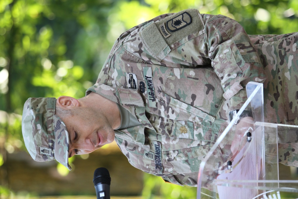 U.S. Army Reserve civil affairs soldiers host wreath laying ceremony with 2CR