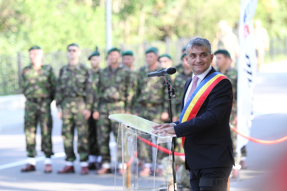 U.S. Army Reserve civil affairs soldiers host wreath laying ceremony with 2CR