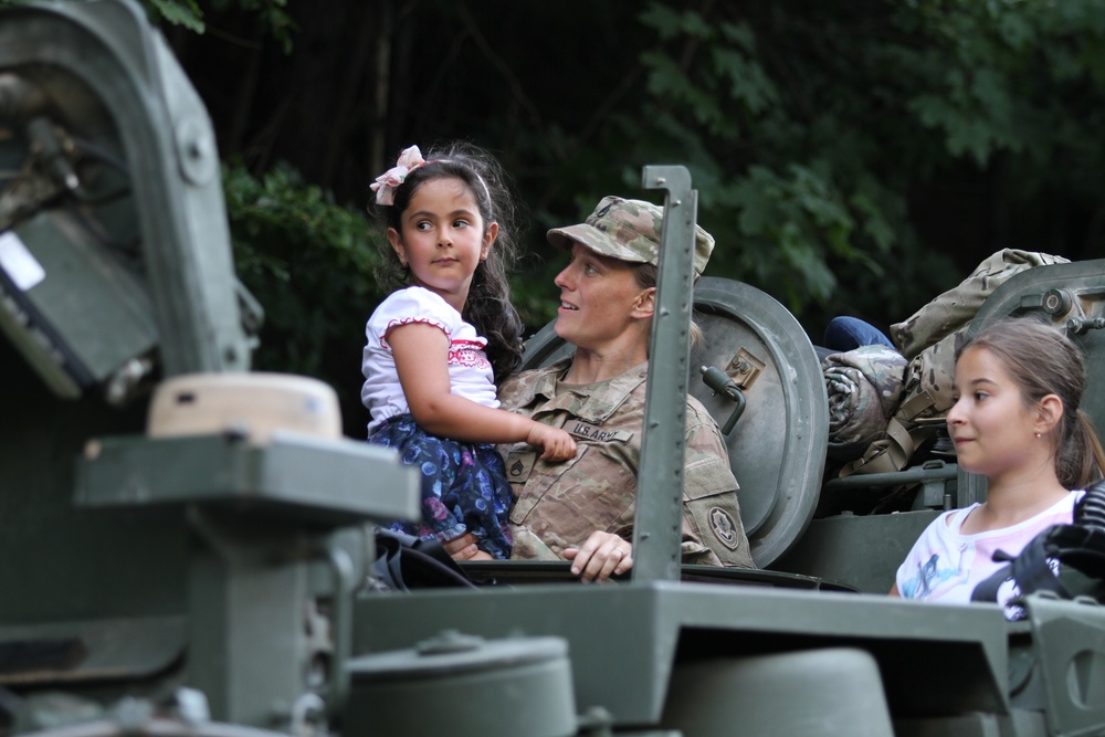 U.S. Army Reserve civil affairs soldiers host wreath laying ceremony with 2CR