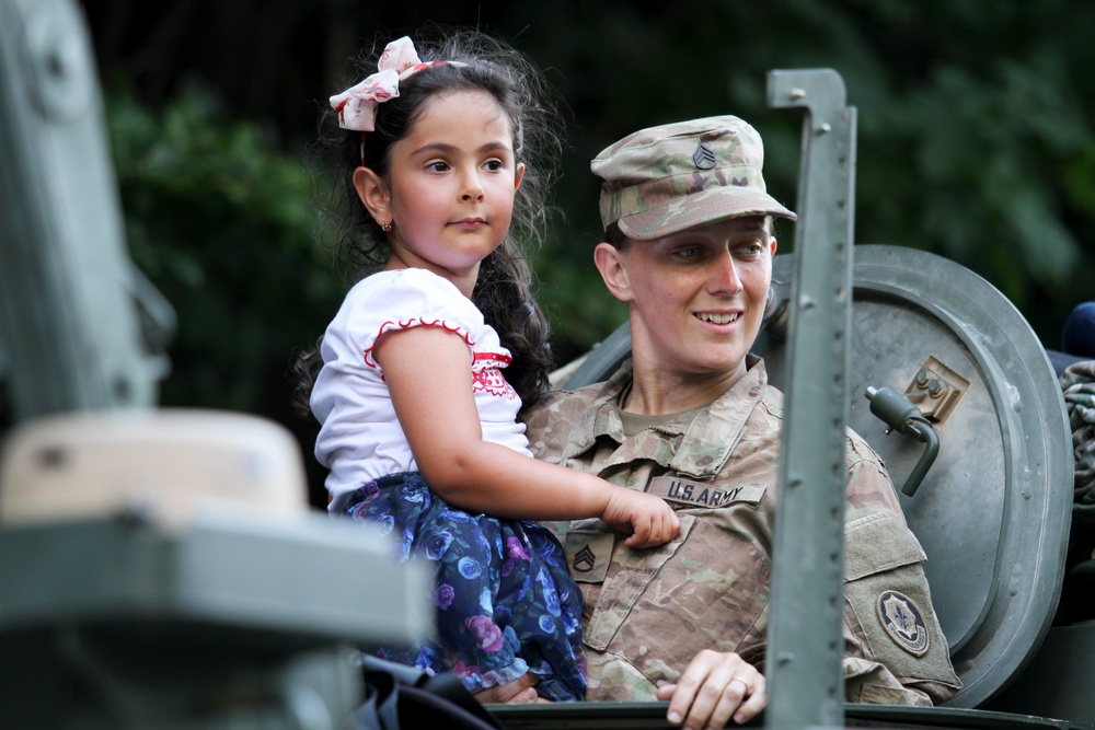 U.S. Army Reserve civil affairs soldiers host wreath laying ceremony with 2CR