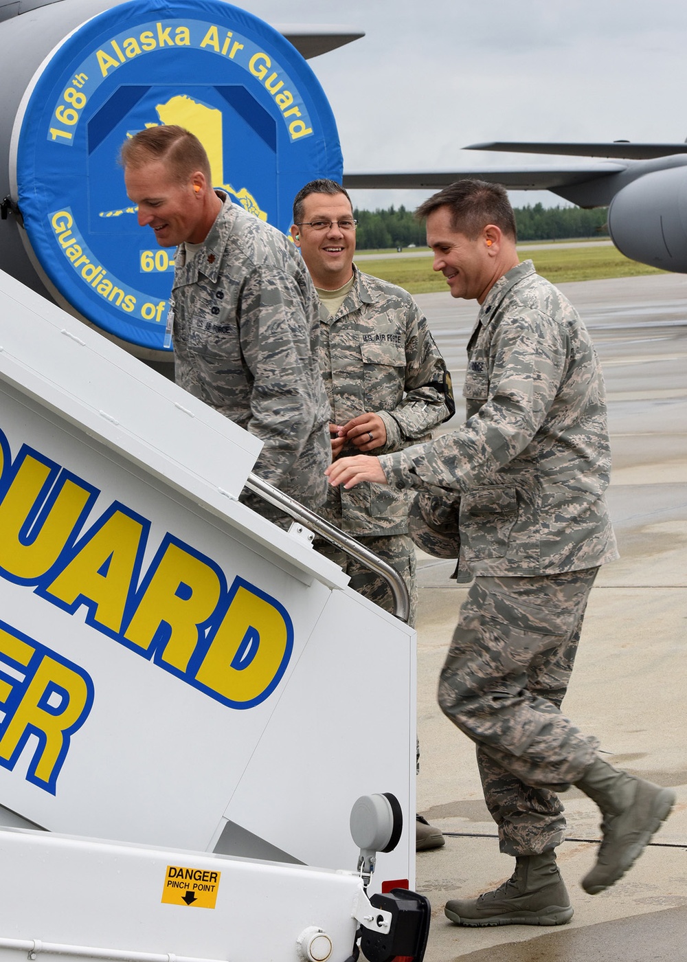 Air Force Space Command leaders visit Guardians of the last Frontier
