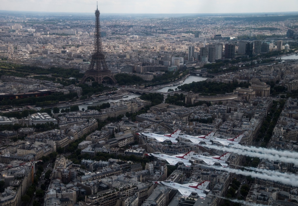 Thunderbirds prepare for Bastille Day in Paris