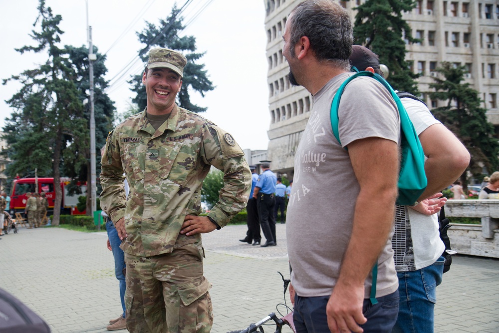 "Dragoons" roll strykers into city center for static display
