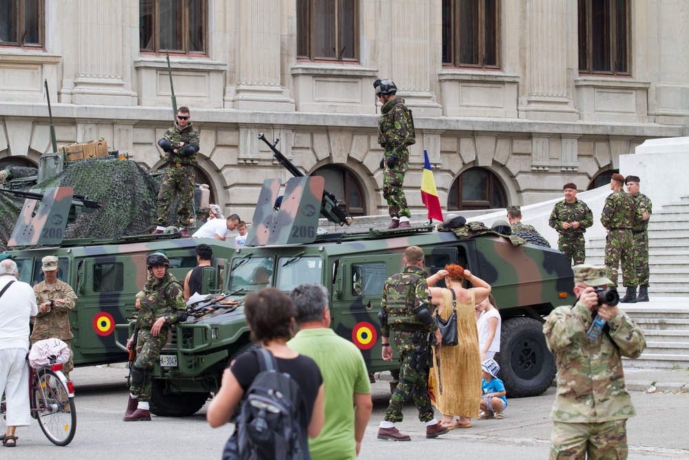 &quot;Dragoons&quot; roll strykers into city center for static display