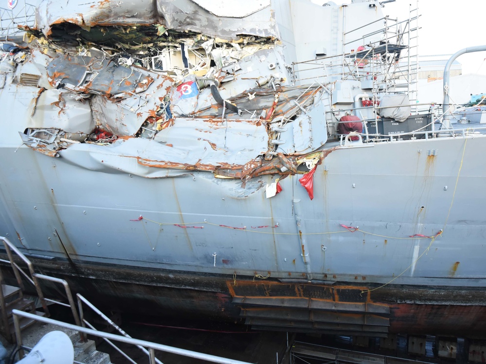 USS Fitzgerald Moves to Drydock
